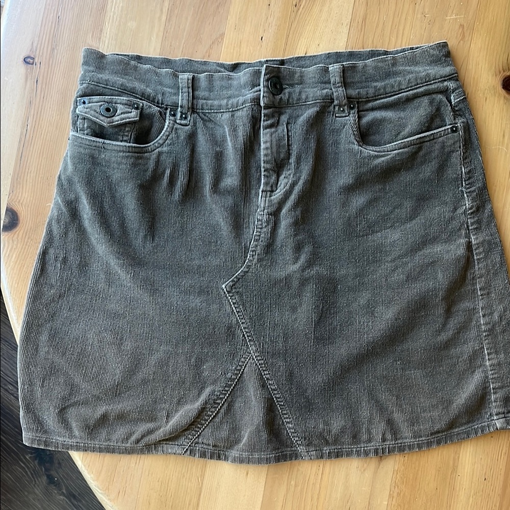 Stylish Brown Skirt